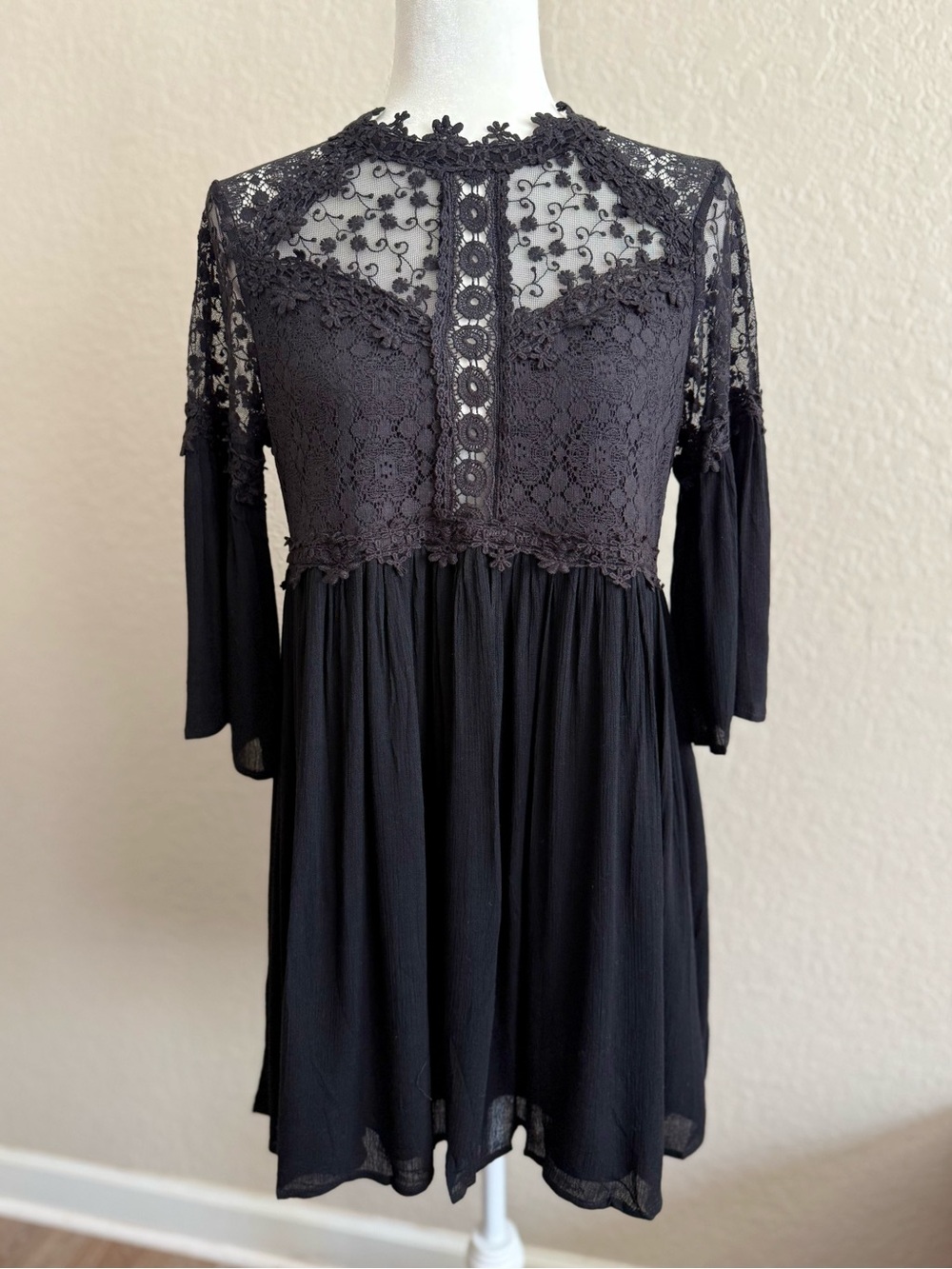 Umgee Black Lace Crochet Babydoll Mini Dress Open Back NWT Medium